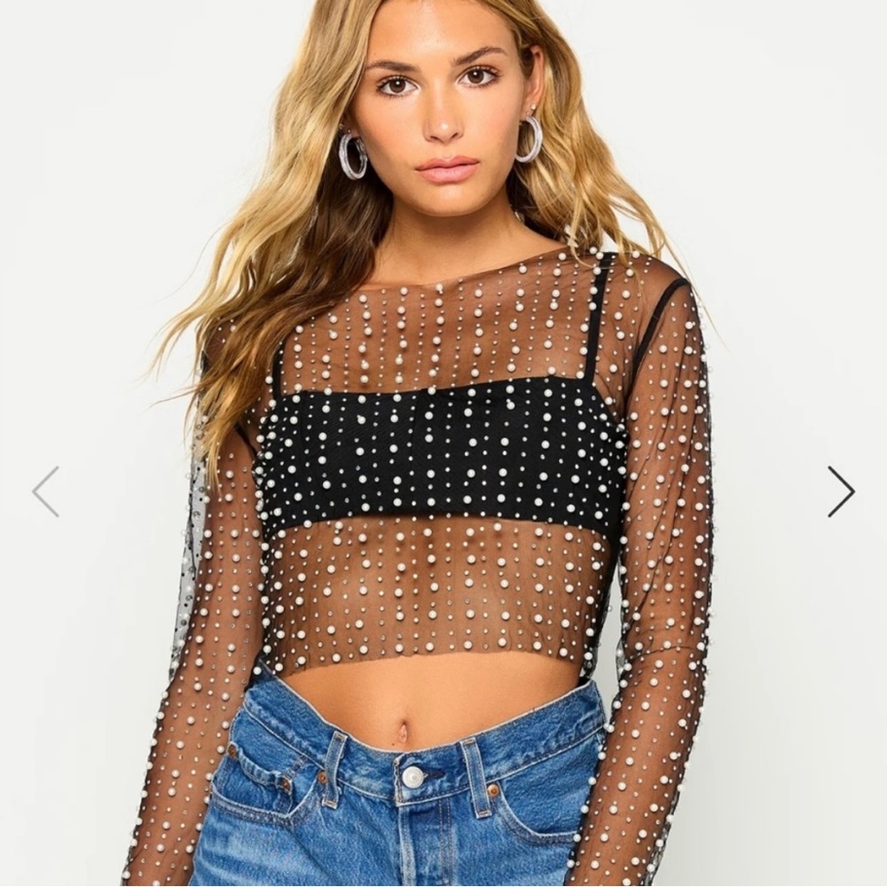 Beach bunny look and glisten pear top in black. Size xs